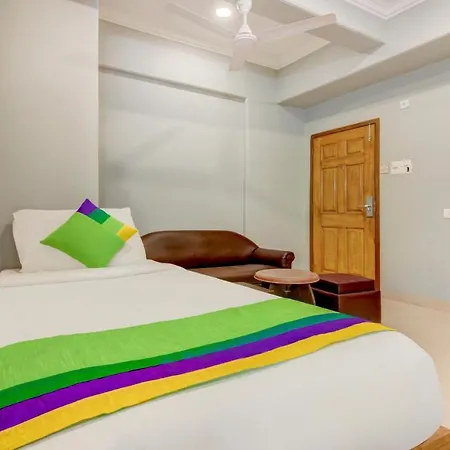 Hotel Treebo Cruz Royale Santacruz West 3*