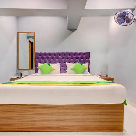 Hotel Treebo Cruz Royale Santacruz West 3*