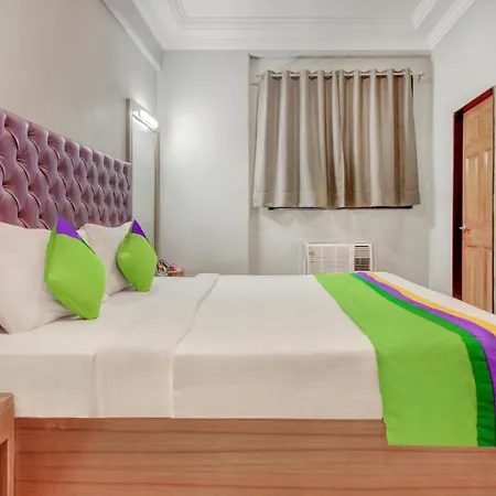 Treebo Cruz Royale Santacruz West Hotel 3*