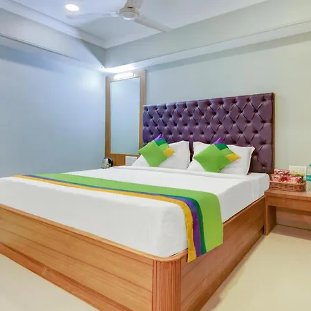Treebo Cruz Royale Santacruz West Hotel 3*