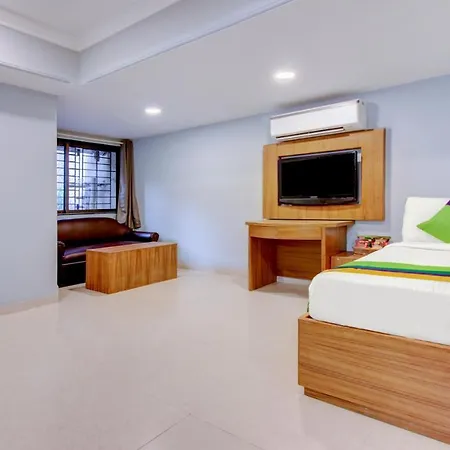 Treebo Cruz Royale Santacruz West 3*