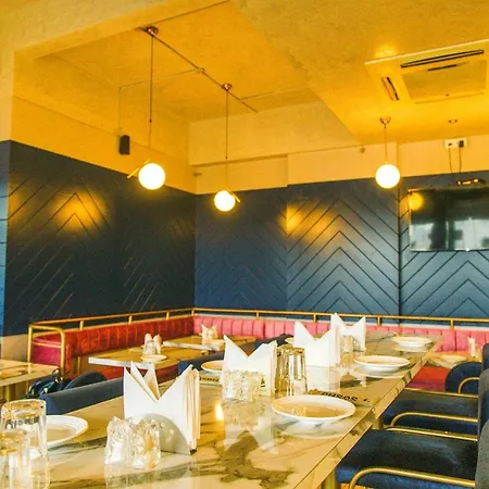Fabhotel Sahar Garden - Nr International Airport