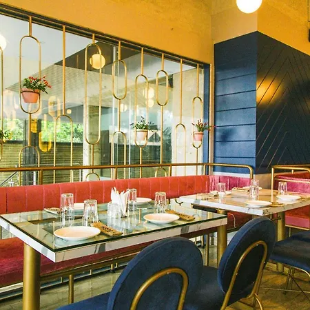Fabhotel Sahar Garden - Nr International Airport