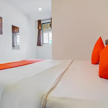 Oyo 76486 Silver Moon Hotel 2*