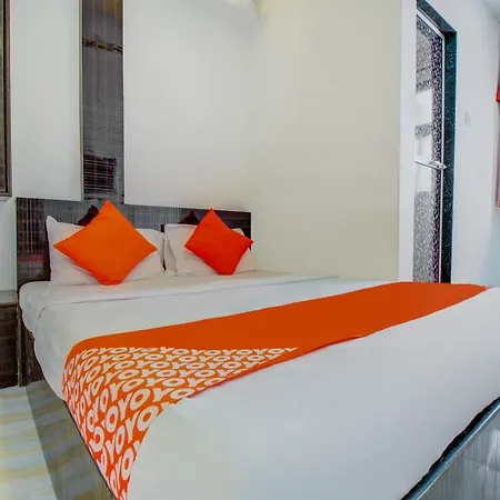 Oyo 76486 Silver Moon Hotel Mumbai