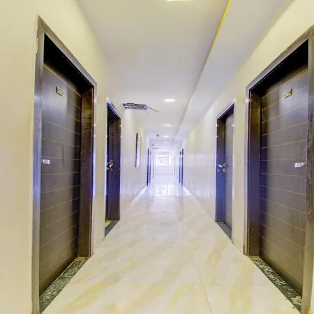 Hotel Oyo 76486 Silver Moon Mumbai