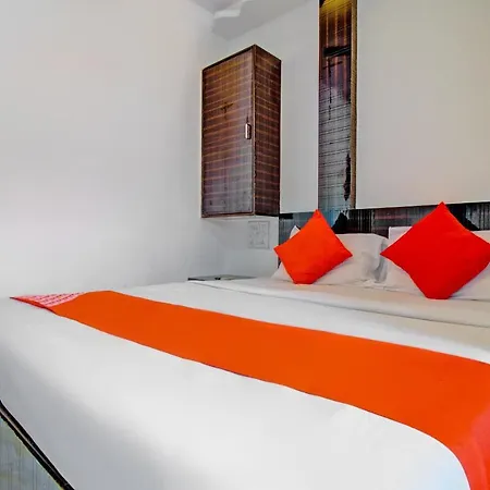 Oyo 76486 Silver Moon Hotel Mumbai