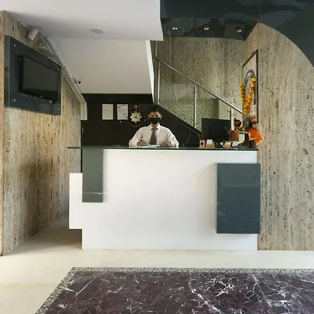 Oyo76492 Hotel Sai Leela Grand