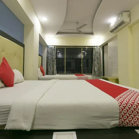 Hotel Oyo76492 Hotel Sai Leela Grand 3*
