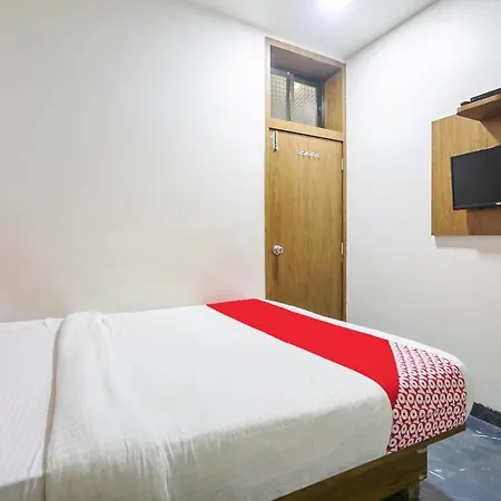Oyo 77827 The New Balaji Residency 3*