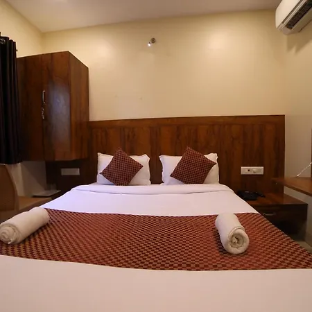 Oyo 8757 Prakash 3* Mumbai