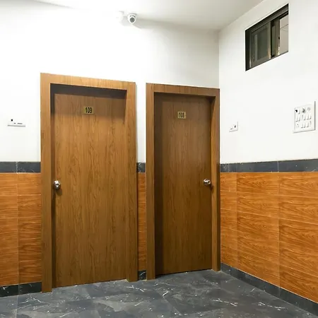 Oyo 77827 The New Balaji Residency Hotel Mumbai
