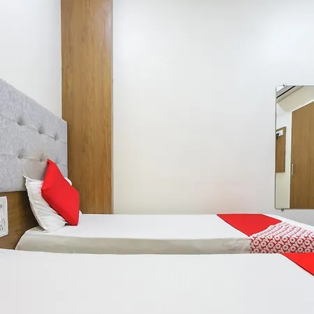 Oyo 77827 The New Balaji Residency Hotel Mumbai