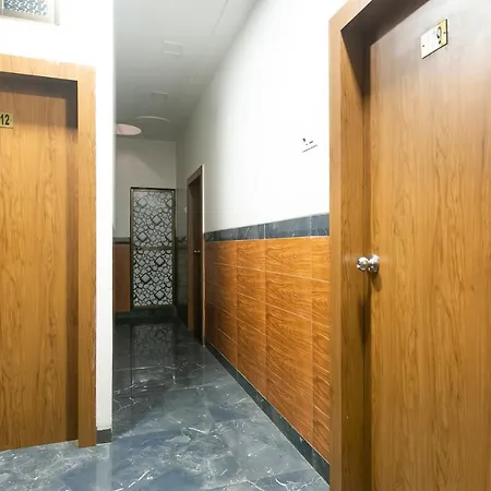 Oyo 77827 The New Balaji Residency Hotel Mumbai