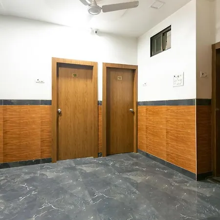 Oyo 77827 The New Balaji Residency Hotel Mumbai