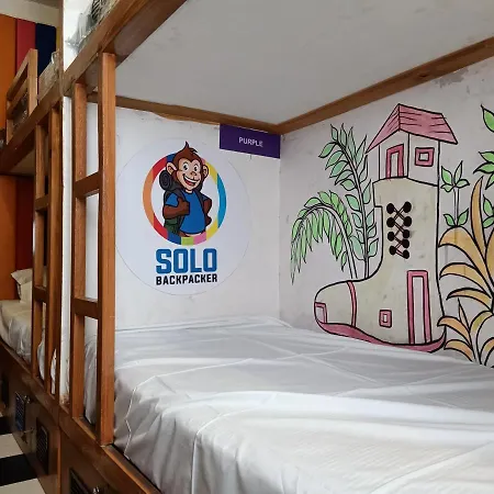 Hostel Solo Backpacker Mumbai