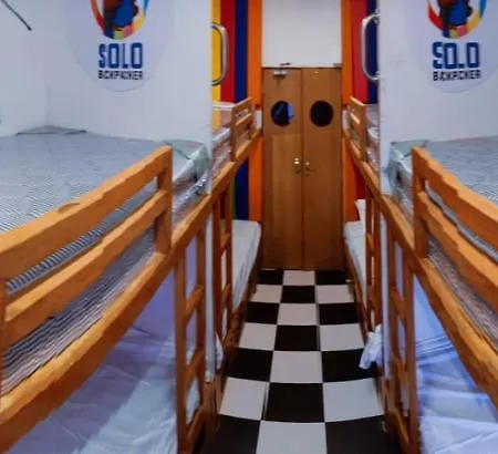 Hostel Solo Backpacker Mumbai