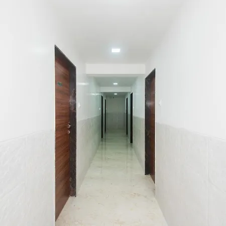 Oyo 46995 Grand Plaza Hotel Mumbai