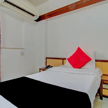 Hotel Capital O 76484 Balwas International 3*