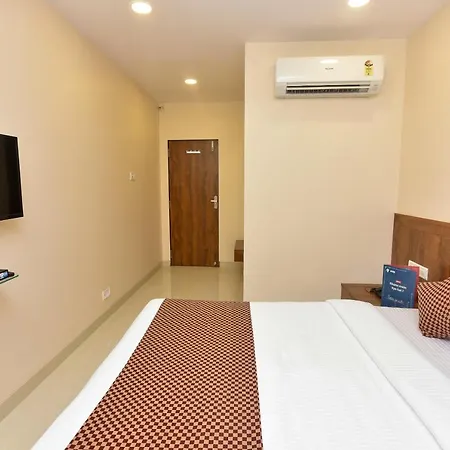 Hotel Oyo 8757 Prakash 3*