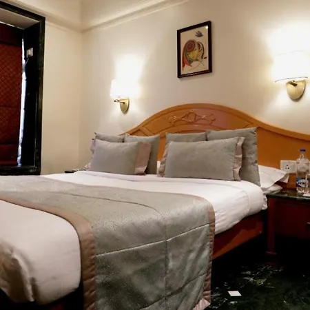 Sai Leela Hotel *