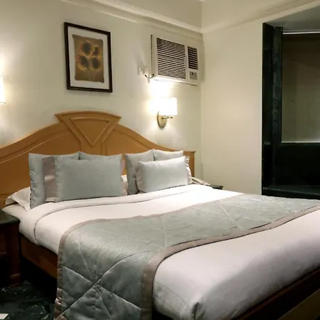 Sai Leela Hotel *