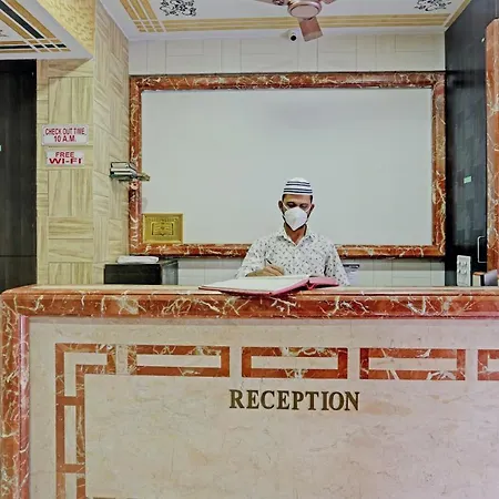 Capital O 79386 Hotel Emirates 3* Mumbai