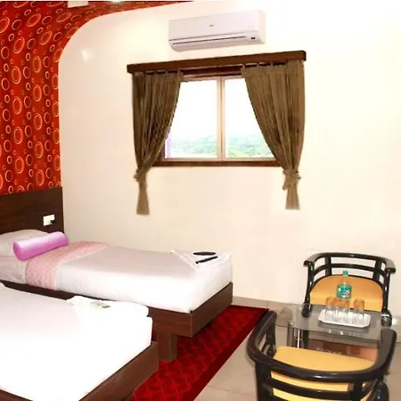 Hotel Fabhotel Adore 3*