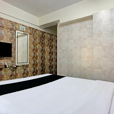 Capital O 79386 Hotel Emirates Hotel Mumbai
