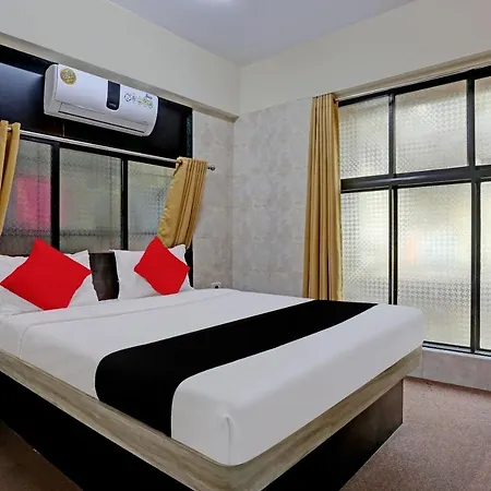 Capital O 79386 Hotel Emirates Hotel 3*