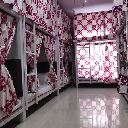 Mumbai Royal Dormitory Ac Deluxe Hotel Mumbai