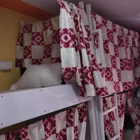 Hotel Mumbai Royal Dormitory Ac Deluxe Mumbai