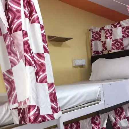 Mumbai Royal Dormitory Ac Deluxe Hotel