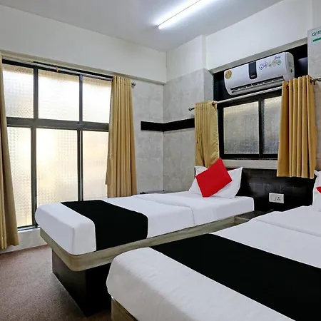 Capital O 79386 Hotel Emirates Hotel Mumbai