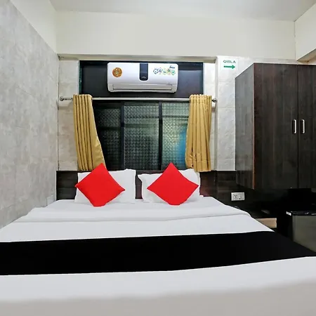 Hotel Capital O 79386 Hotel Emirates 3*