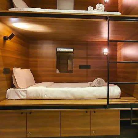 Hostel Mayura Aureole Coliving Mumbai