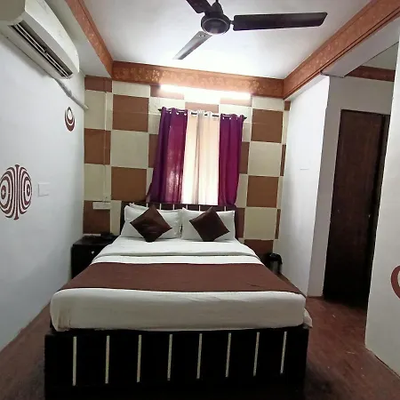 Kalpataru Hometel 3*