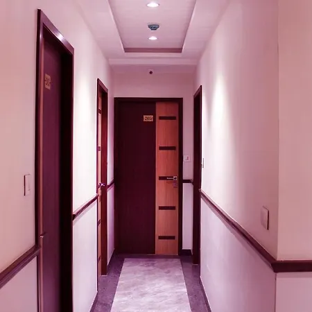 Fabhotel Saineel 3*
