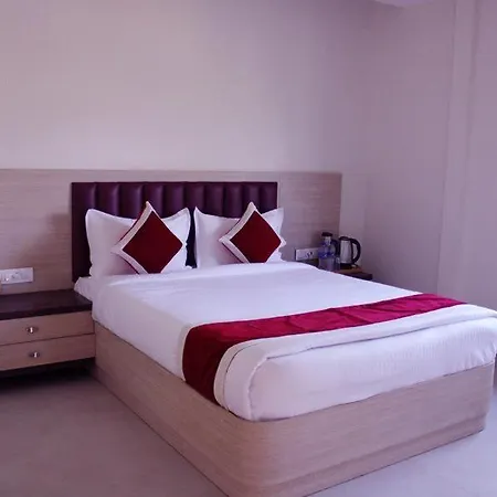Hotel Fabhotel Saineel