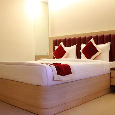 Fabhotel Saineel Hotel
