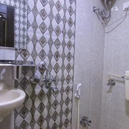 Hotel Royal Annex 2*