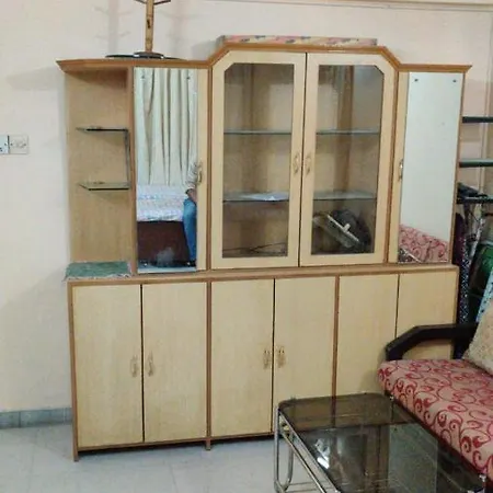 Oxotel Male Paying Guest * Mumbai