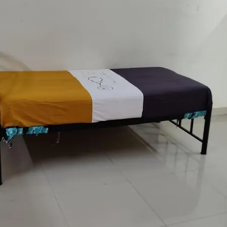 Oxotel Male Paying Guest Hostel Mumbai