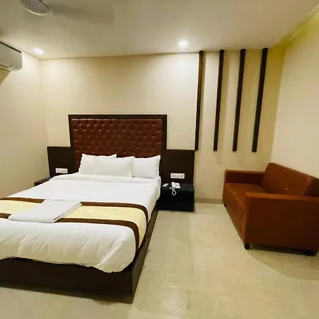 Hotel New 3*