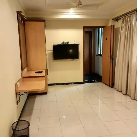 Hotel Adi Ashray