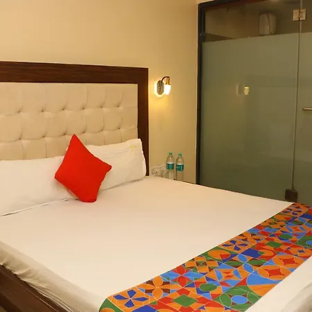 Hotel Yellow Season Motel Mumbai