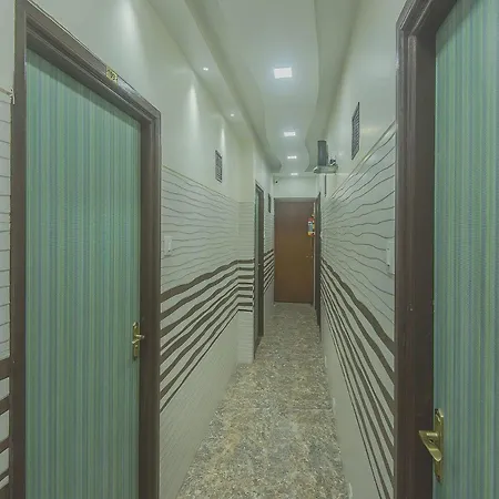 Oyo 10016 Golden Hotel