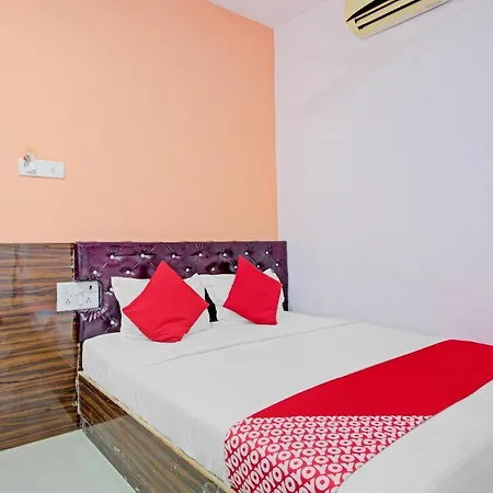 Oyo 81092 Hotel Simla House 3*
