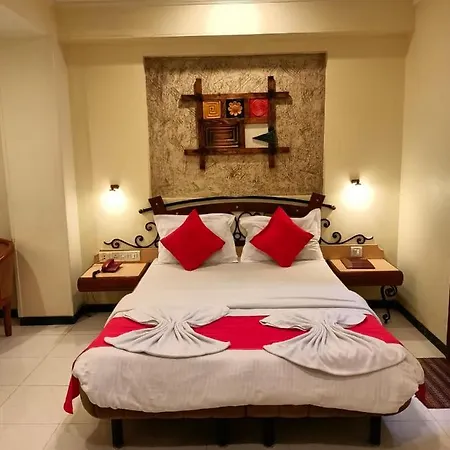 Hotel Adi Ashray
