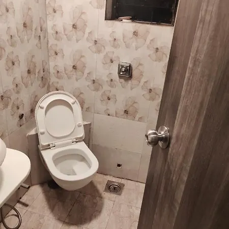 Sarah Guest house 3*